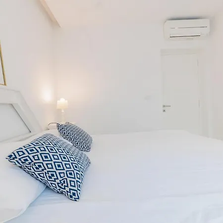 Luxury With Sea Wiew, Next To The Apartment Sukosan