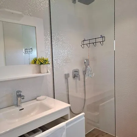 Luxury With Sea Wiew, Next To The Lejlighed Sukošan