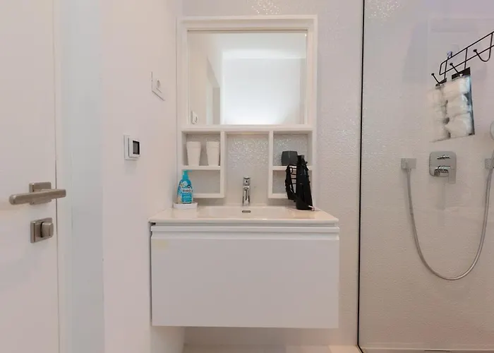 Apartment Luxury With Sea Wiew, Next To The Sukošan